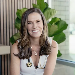Lindsay Simone, (peri)menopause practitioner