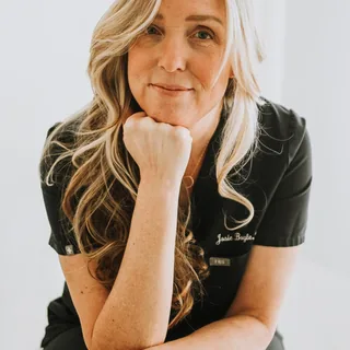 Josie Cowburn, (peri)menopause practitioner
