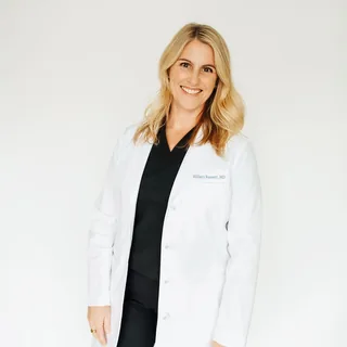 Hillary Bassett, (peri)menopause practitioner