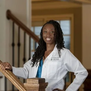 Angela Lipscomb-Hudson, (peri)menopause practitioner