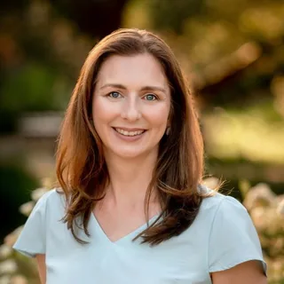 Emese C. Parker, (peri)menopause practitioner