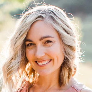 Caitlin Schmidt, (peri)menopause practitioner