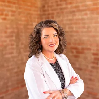 Natalie E. Bachynsky, (peri)menopause practitioner