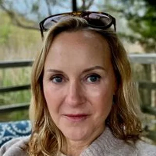 Collette Faucher Sandler, (peri)menopause practitioner