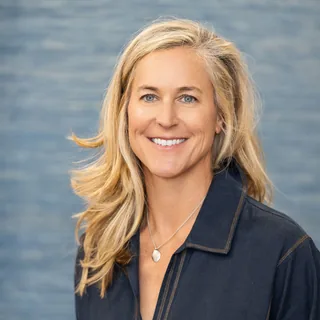 Lindsey G. Bruce, (peri)menopause practitioner