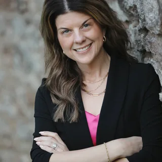 Darcy Graham, (peri)menopause practitioner