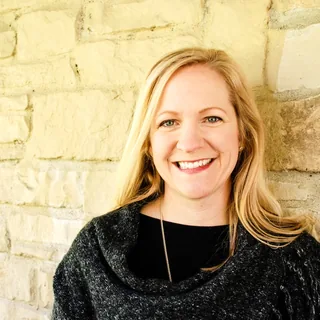Sarah Schmitz Burns, (peri)menopause practitioner